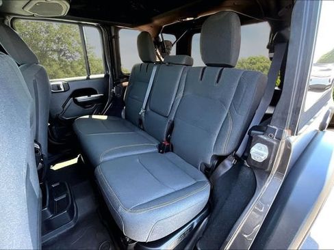 Used 2024 Jeep Wrangler Unlimited AWD/4WD image 21