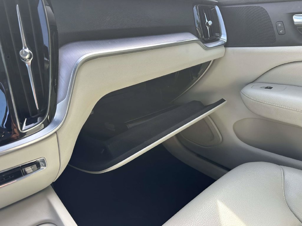 Used 2019 Volvo S60 T6 Momentum w/ Premium Package AWD/4WD image 19