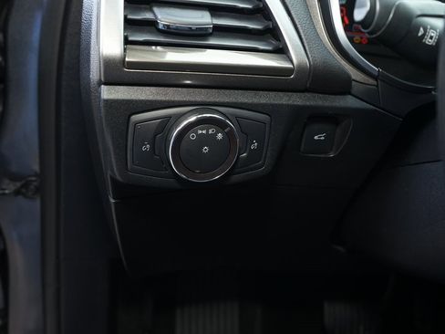 Used 2019 Ford Fusion SEL image 25