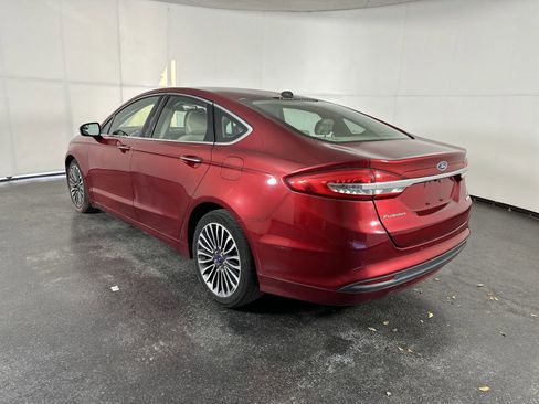 Used 2018 Ford Fusion SE w/ Fusion SE Technology Package image 9