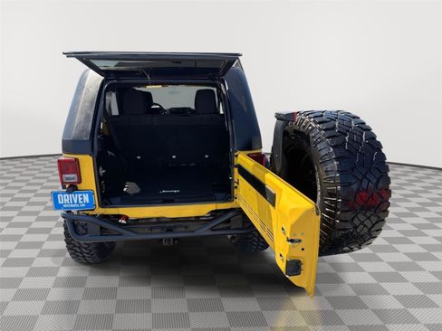 Used 2015 Jeep Wrangler Unlimited Sport w/ Max Tow Package AWD/4WD image 6