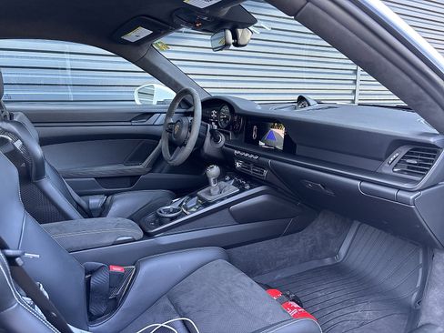 Used 2022 Porsche 911 GT3 image 13