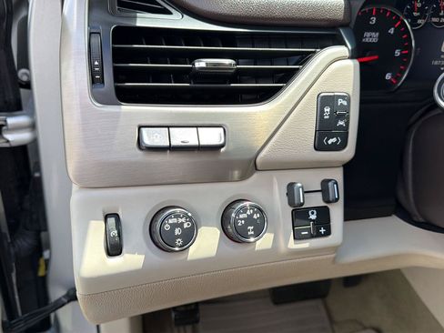 Used 2016 GMC Yukon Denali w/ Open Road Package AWD/4WD image 16