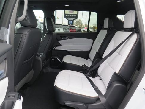 New 2026 Chevrolet Traverse High Country image 14