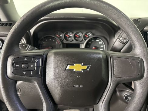 Used 2025 Chevrolet Silverado 2500 Custom image 13