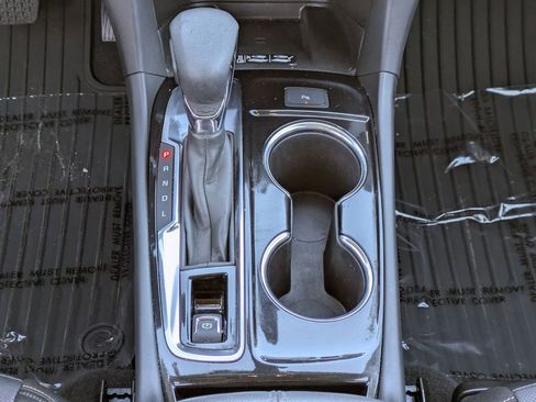 Used 2024 Chevrolet Equinox Premier image 21