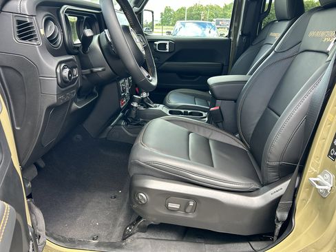 New 2025 Jeep Wrangler Unlimited Rubicon 392 image 15