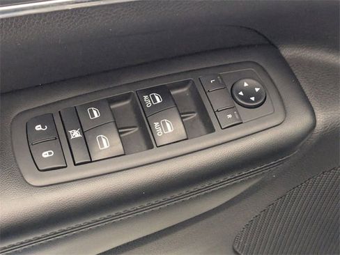 Used 2019 Jeep Grand Cherokee Limited image 11