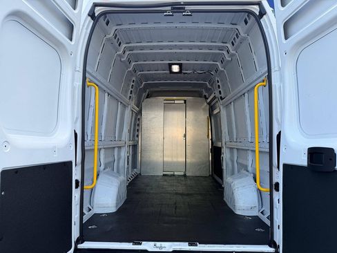 Used 2023 RAM ProMaster 3500 w/ Lane Management Group FWD image 11