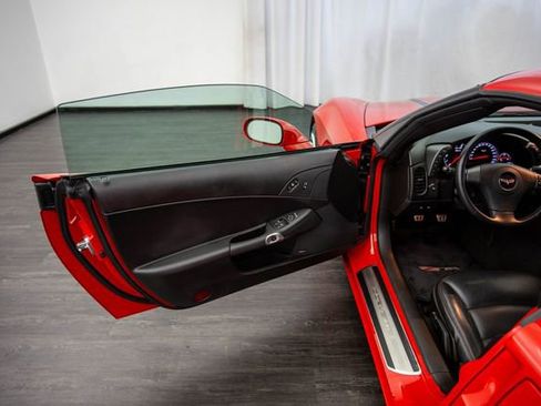 Used 2007 Chevrolet Corvette Z06 w/ Preferred Equipment Group image 16