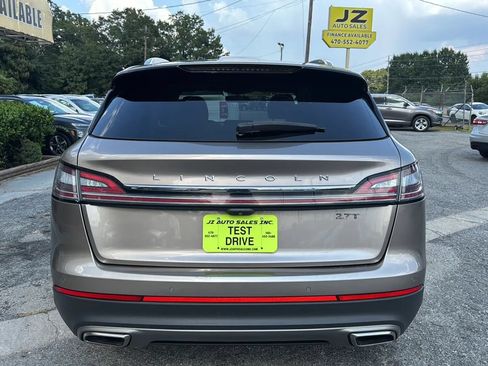 Used 2019 Lincoln Nautilus Reserve w/ Driver Assistance Package FWD image 4