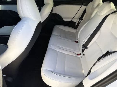 Used 2021 Tesla Model S Plaid image 17