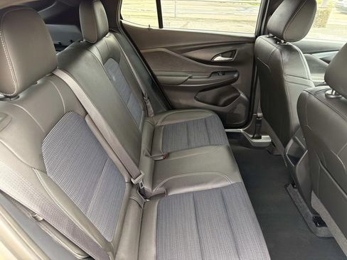 Certified 2025 Buick Envista Preferred FWD image 10