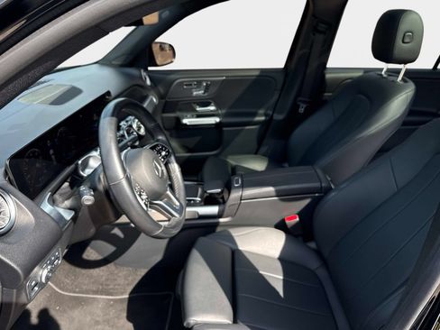 Used 2023 Mercedes-Benz GLB 250 image 19