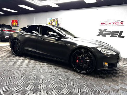 Used 2015 Tesla Model S P85D image 2