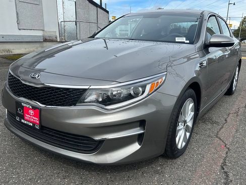 Used 2018 Kia Optima LX w/ 17" Alloy Wheels Package FWD image 1