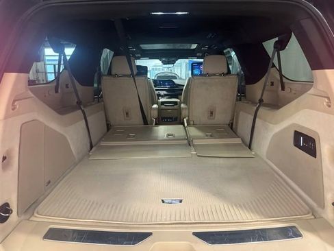 Used 2023 Cadillac Escalade ESV Premium Luxury w/ Performance Package AWD/4WD image 18