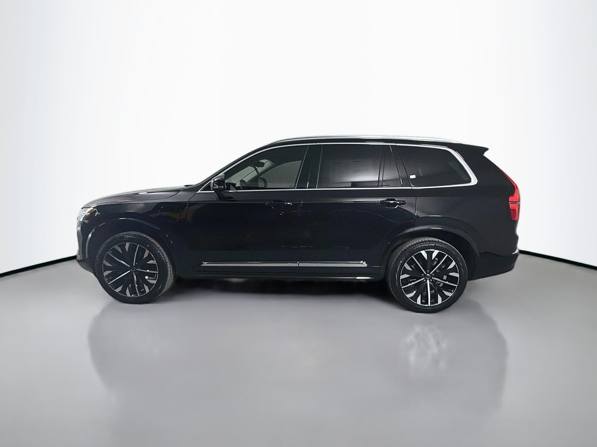 New 2026 Volvo XC90 T8 Plus w/ Protection Package Premier AWD/4WD image 8