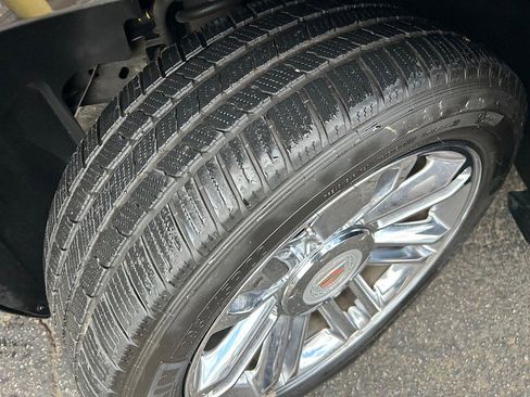 Used 2013 Cadillac Escalade ESV Platinum RWD image 32