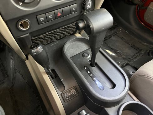 Used 2009 Jeep Wrangler Unlimited Rubicon w/ Dual Top Group image 25