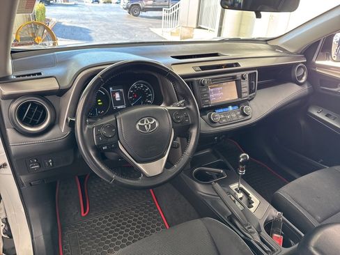 Used 2016 Toyota RAV4 XLE image 19