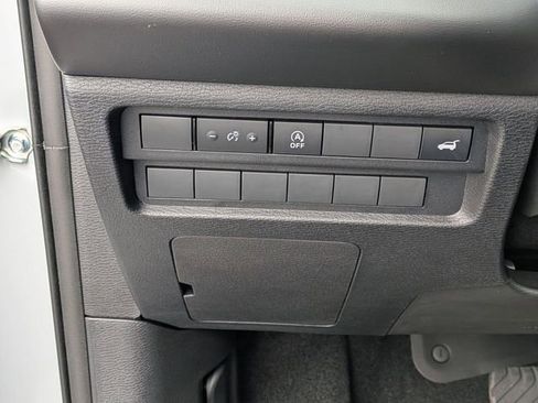 New 2026 Mitsubishi Outlander SE image 16