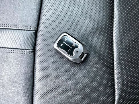 Used 2019 Chevrolet Silverado 1500 High Country w/ Technology Package image 14