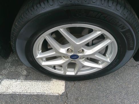 Used 2022 Ford Edge SEL w/ Convenience Package image 15