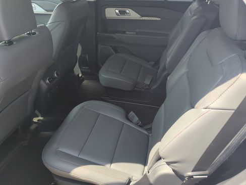 New 2025 Ford Explorer Active w/ Active Comfort Package image 12