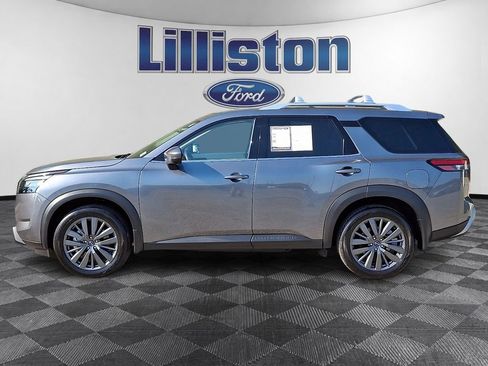 Used 2025 Nissan Pathfinder SL w/ SL Premium Package AWD/4WD image 7