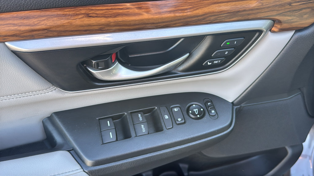 Used 2018 Honda CR-V Touring image 14