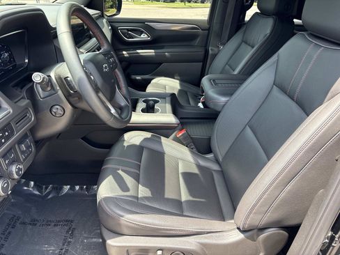 Used 2024 Chevrolet Suburban RST w/ Luxury Package AWD/4WD image 14