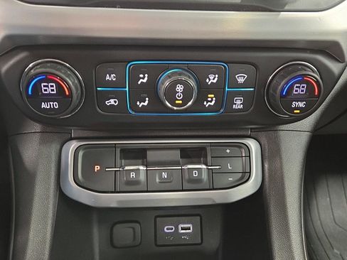 Used 2021 GMC Acadia SLE w/ Driver Convenience Package image 19