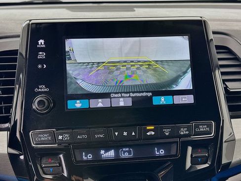 Used 2023 Honda Odyssey Touring image 14