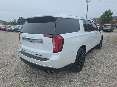 Used 2023 GMC Yukon XL Denali w/ Denali Reserve Package AWD/4WD image 3
