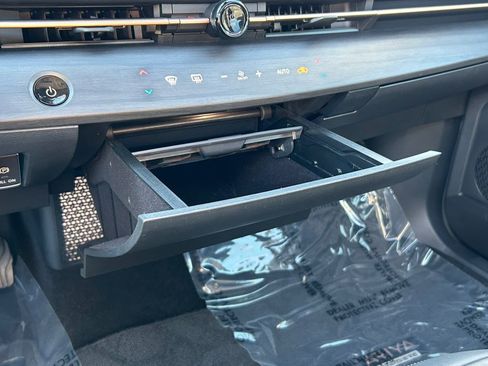 Used 2023 Nissan Ariya FWD image 39