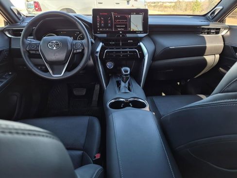 Used 2021 Toyota Venza Limited image 17