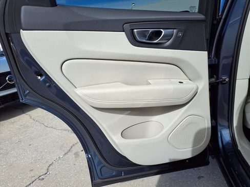 Certified 2023 Volvo XC60 B5 Plus w/ Protection Package Premier image 19