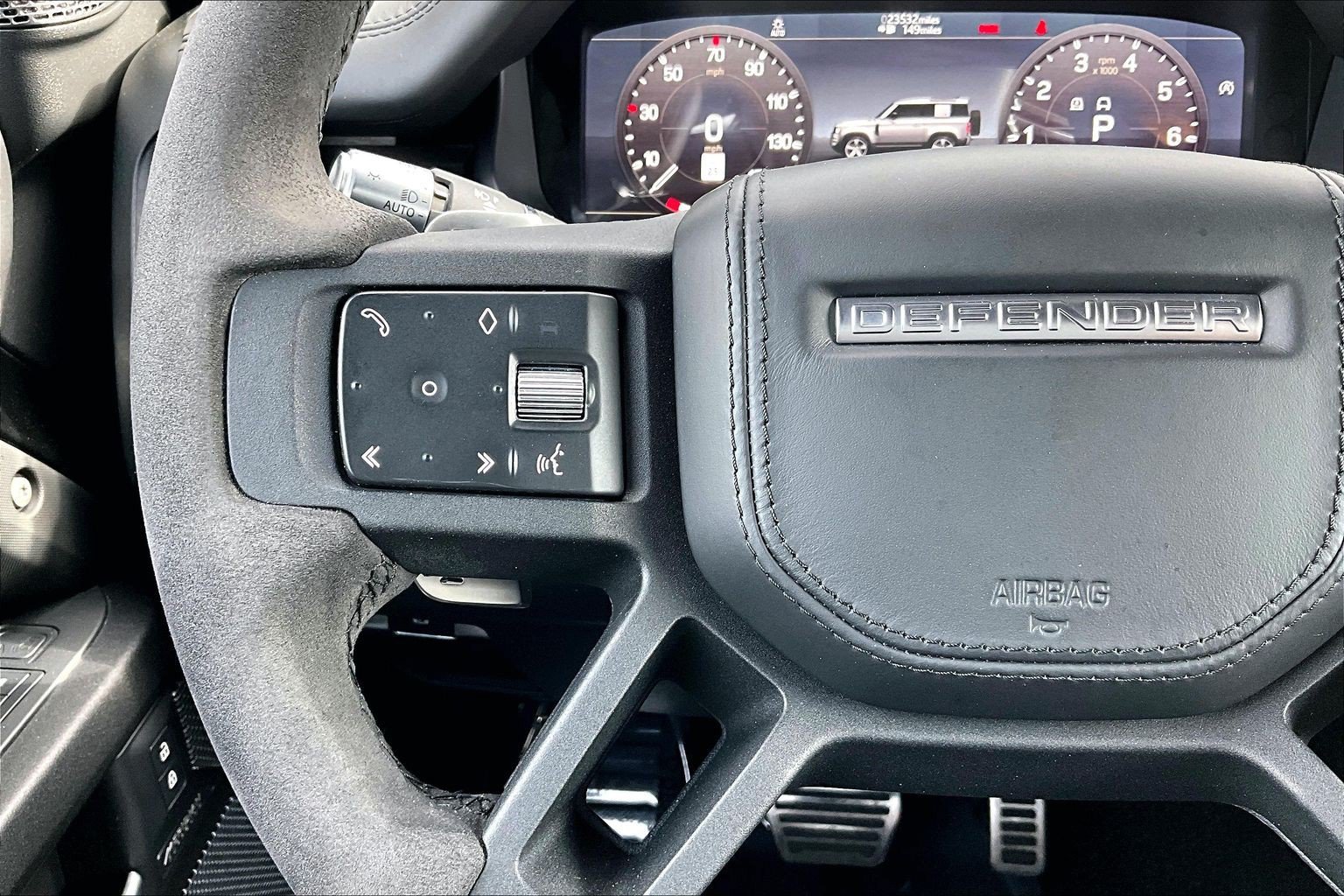 Used 2022 Land Rover Defender 90 V8 AWD/4WD image 18