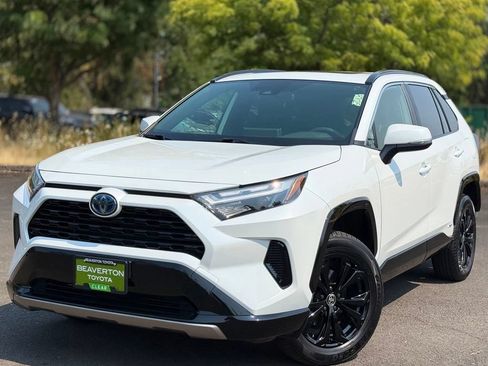 Certified 2024 Toyota RAV4 SE w/ Convenience Package AWD/4WD image 1