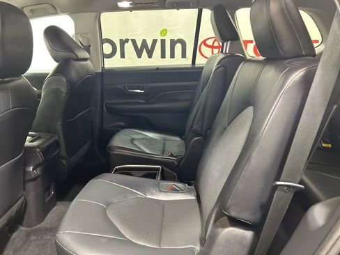 Used 2025 Toyota Grand Highlander AWD image 19