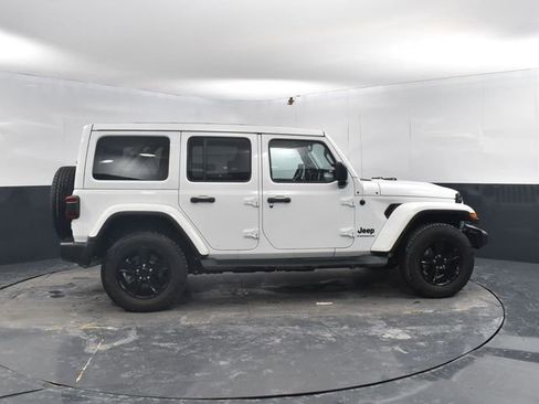 Used 2023 Jeep Wrangler Altitude image 10