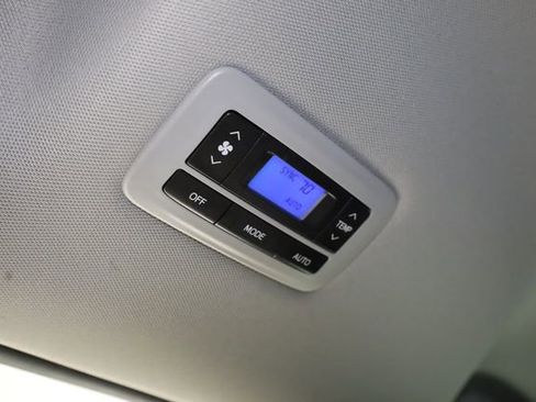 Used 2019 Toyota Sienna L image 27