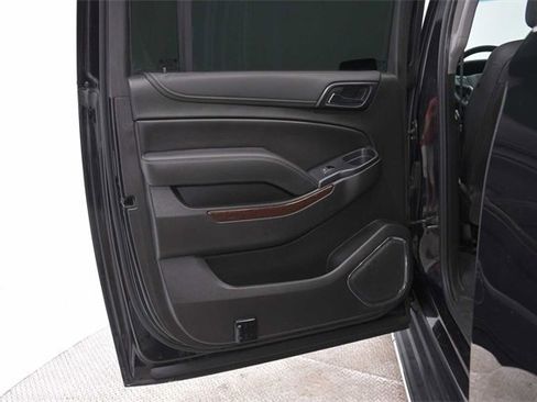 Used 2020 GMC Yukon XL SLT w/ Open Road Package image 9