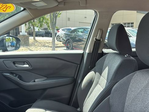 Used 2025 Nissan Rogue SV FWD image 22