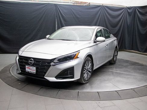 Used 2025 Nissan Altima 2.5 S image 6