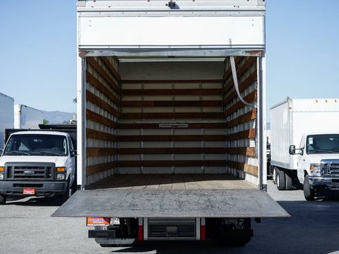 Used 2017 Ford F550 2WD Regular Cab Super Duty image 8