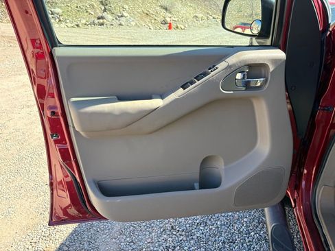 Used 2013 Nissan Frontier SV w/ SV Value Truck Pkg image 14