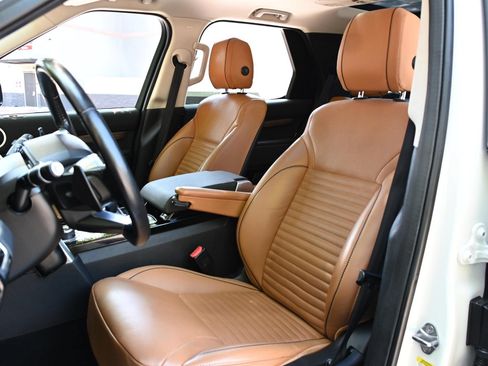 Used 2019 Land Rover Discovery HSE AWD/4WD image 24