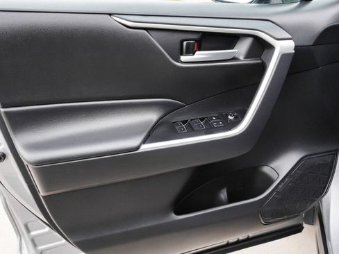 Certified 2025 Toyota RAV4 XLE AWD/4WD image 20